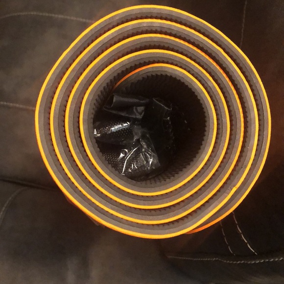 Powrx yoga mat. - Picture 2 of 3